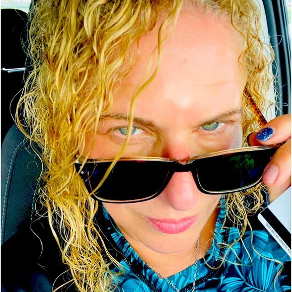 Meet your Posher, Georgette - Picture 1 of 5